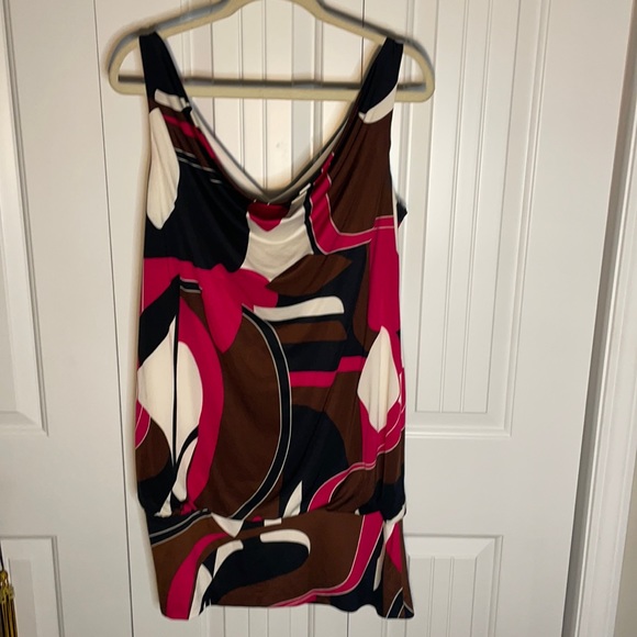 Bisou Bisou Dresses & Skirts - Body con dress. Scoop neck dress